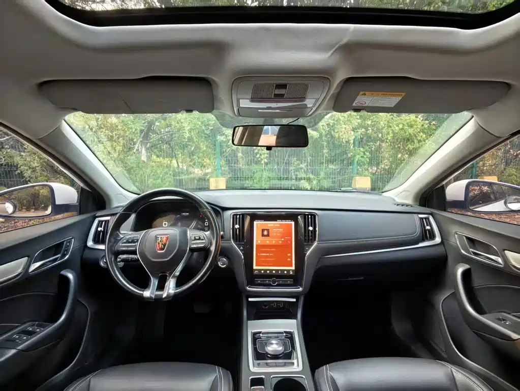 Roewe i6 New Energy — миниатюра 12