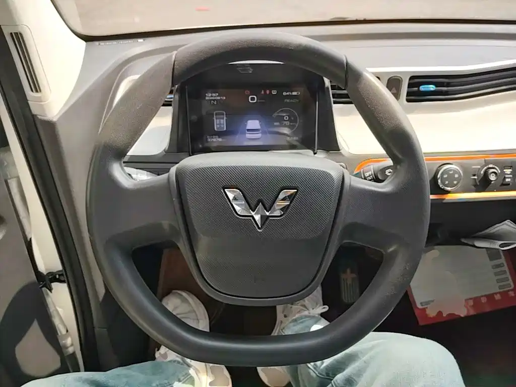 Wuling MINIEV — миниатюра 11