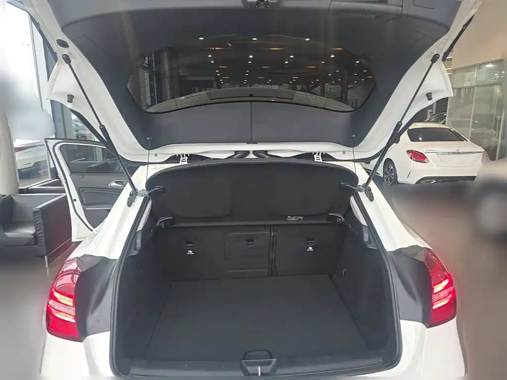 Mercedes-Benz GLA — миниатюра 24