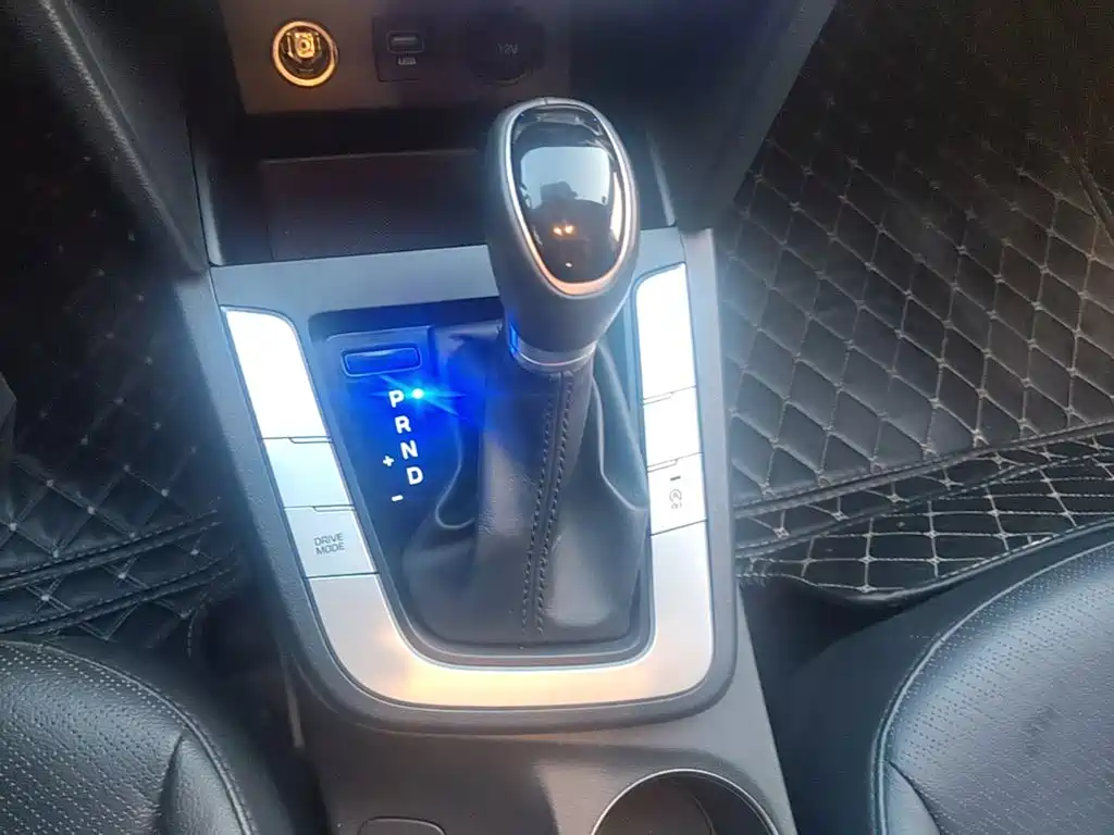 Hyundai Elantra — миниатюра 14