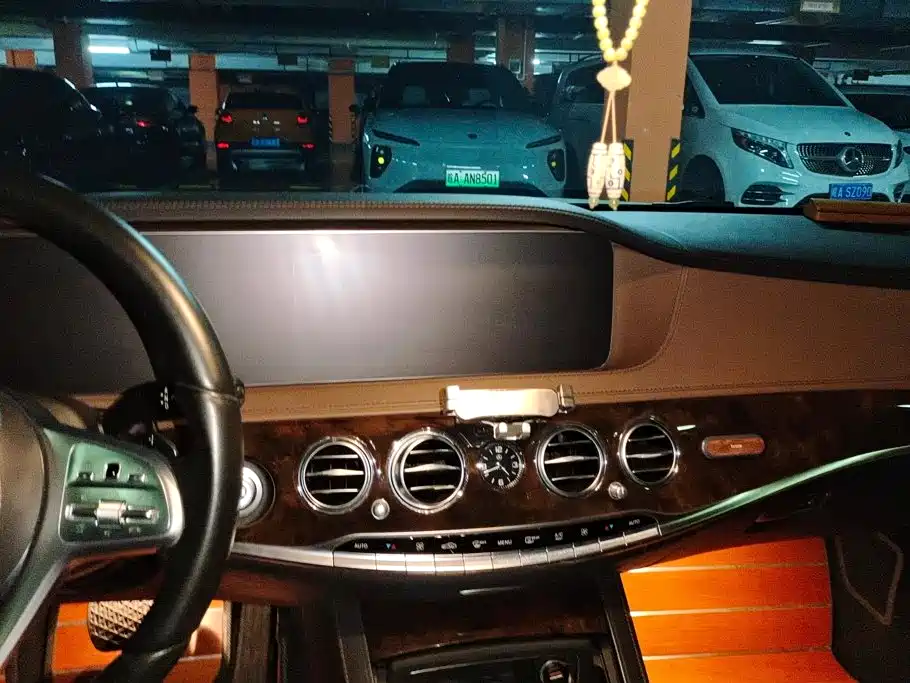 Mercedes-Benz S-Class — миниатюра 13