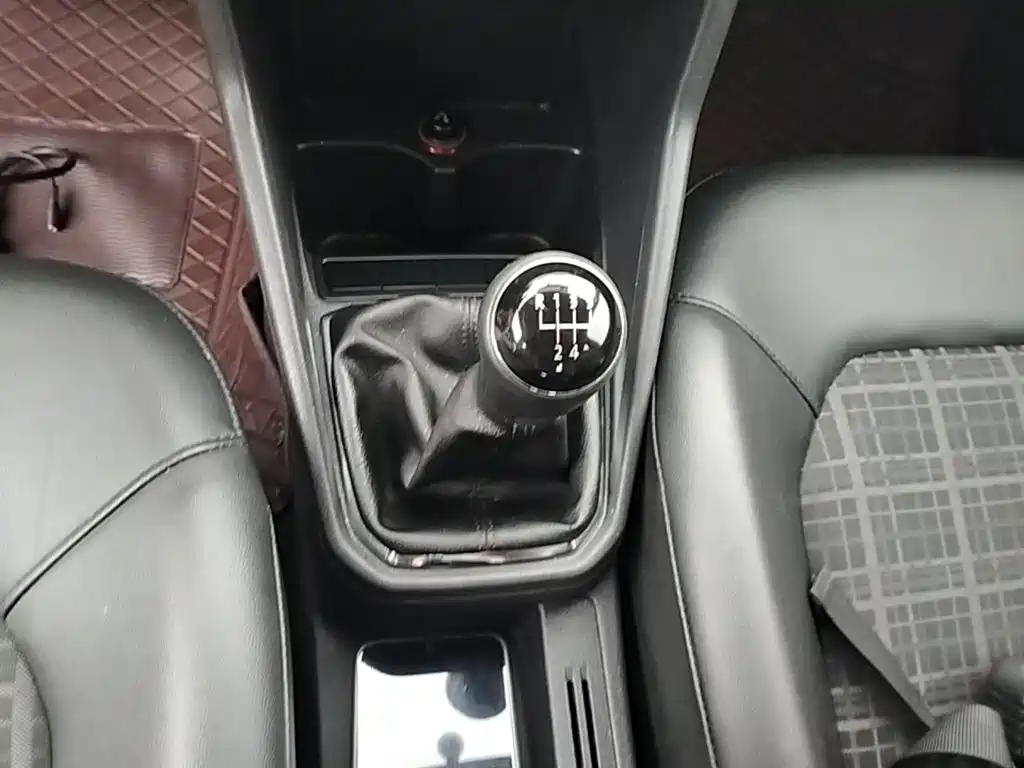 Volkswagen Jetta — миниатюра 14