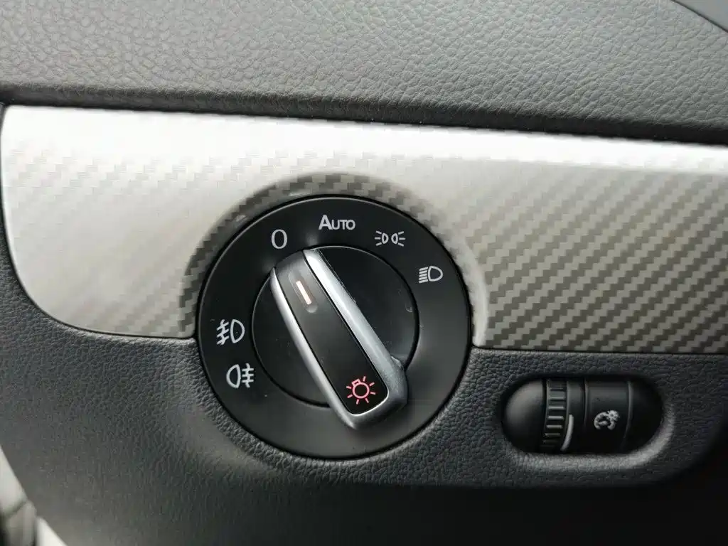 Volkswagen Sagitar — миниатюра 21
