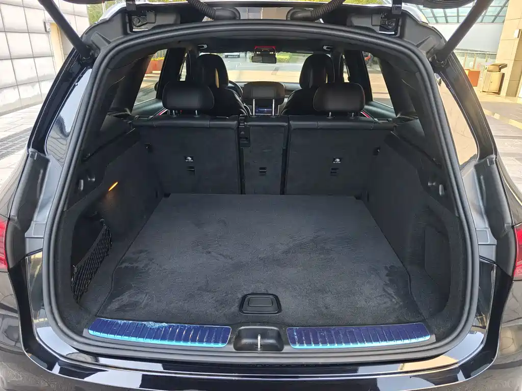 Mercedes-Benz GLC — миниатюра 12