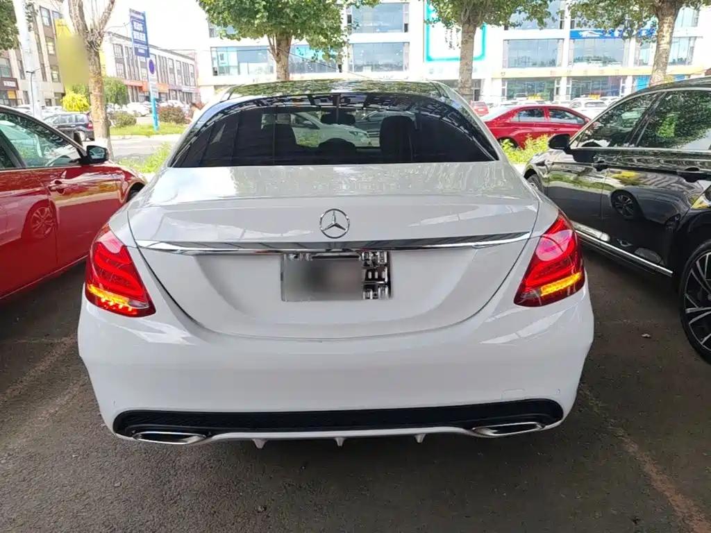 Mercedes-Benz C-Class — миниатюра 6