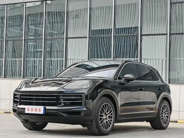 PORSCHE CAYENNE 2025