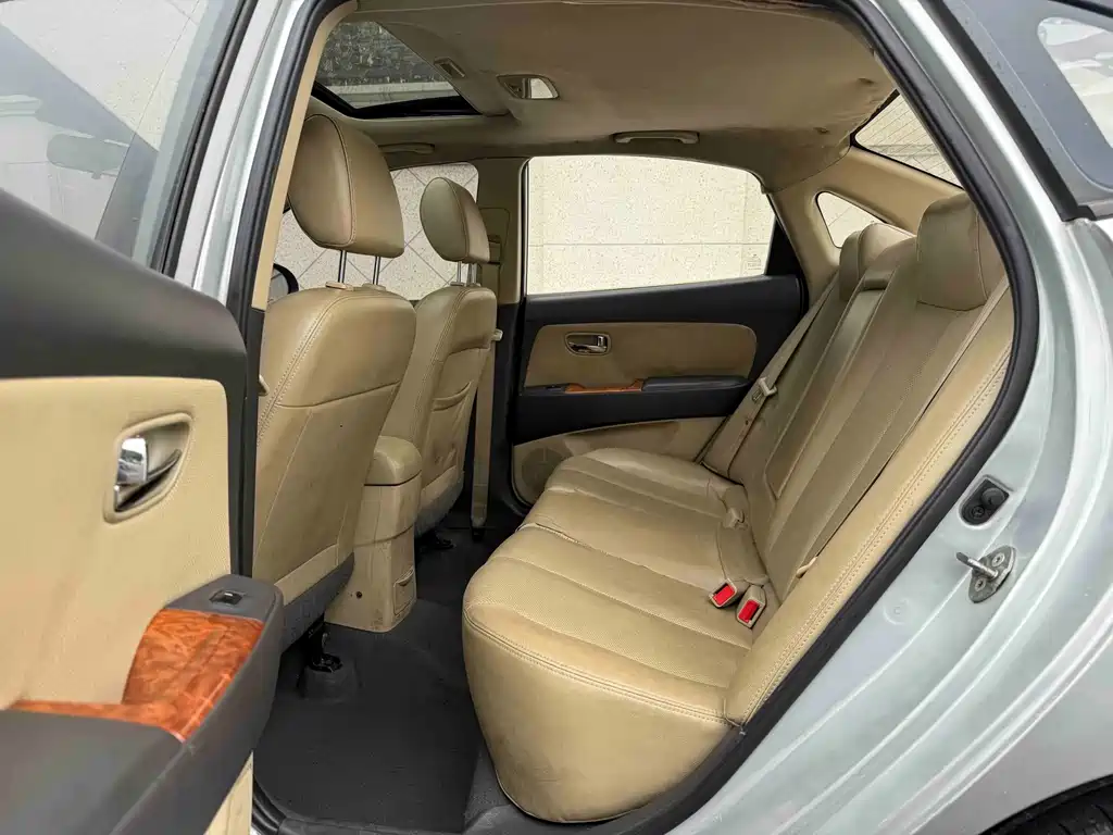 Hyundai Elantra — миниатюра 7