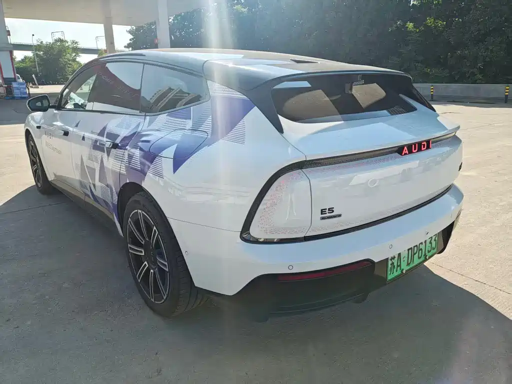 Ауди Ауди. Audi E5 Sportback — миниатюра 6