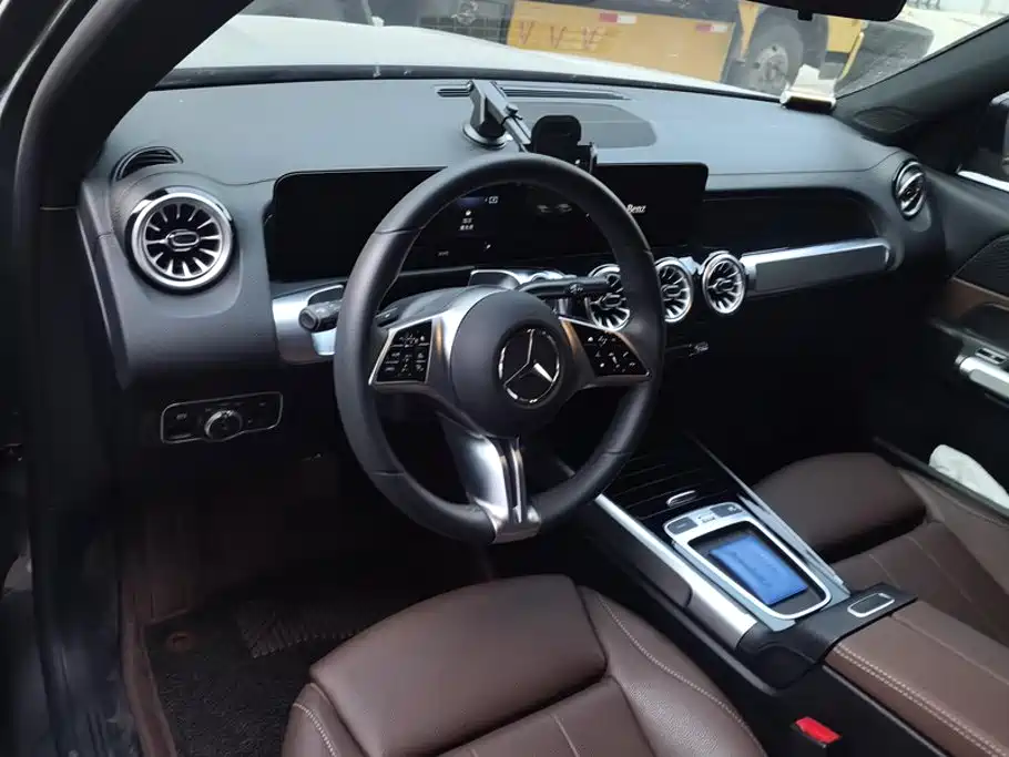 Mercedes-Benz GLB — миниатюра 12