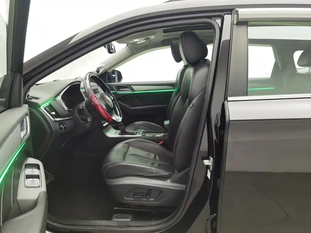 Roewe RX5 — миниатюра 10