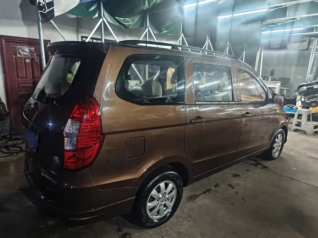 Wuling Hongguang — миниатюра 4