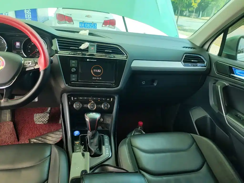 Volkswagen Tiguan L — миниатюра 13