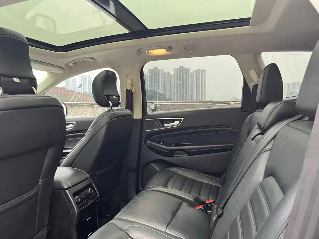 Ford Edge — миниатюра 12