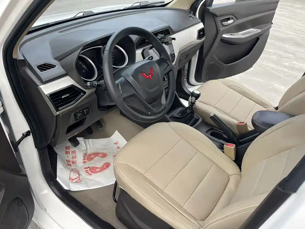 Wuling Hongguang — миниатюра 6