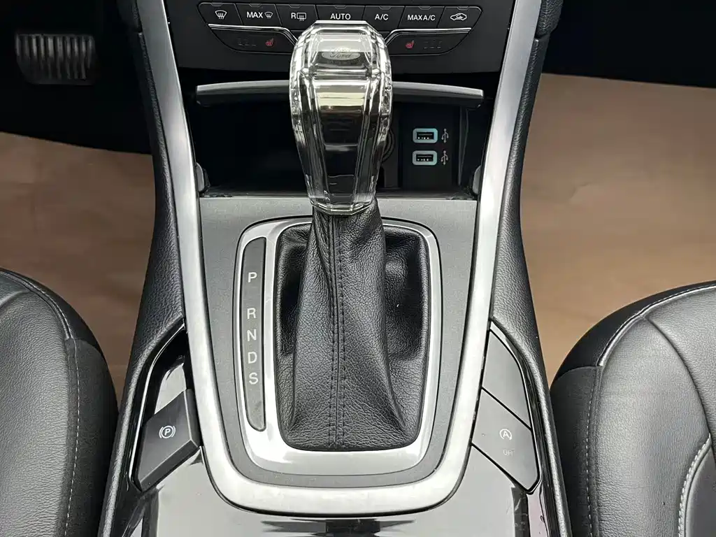 Ford Edge — миниатюра 16
