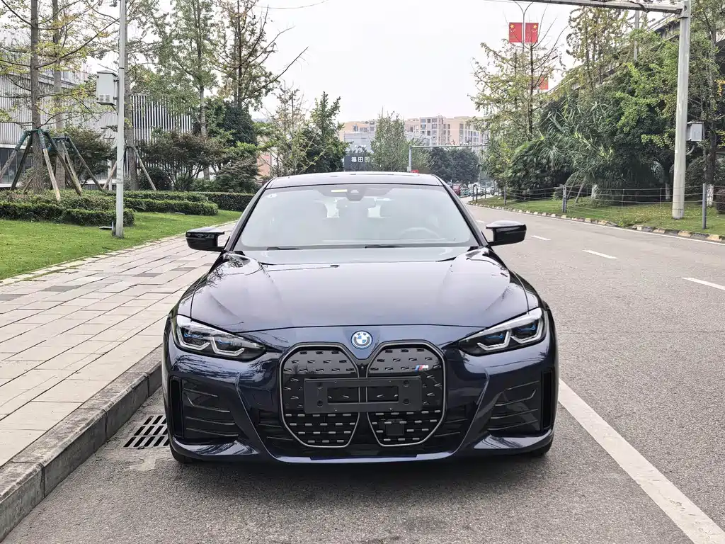 BMW i4 M — миниатюра 2
