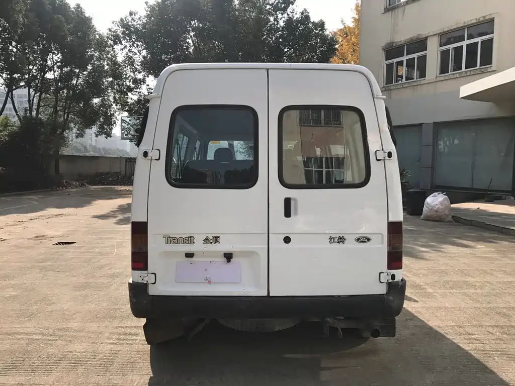 Ford Transit Classic — миниатюра 5