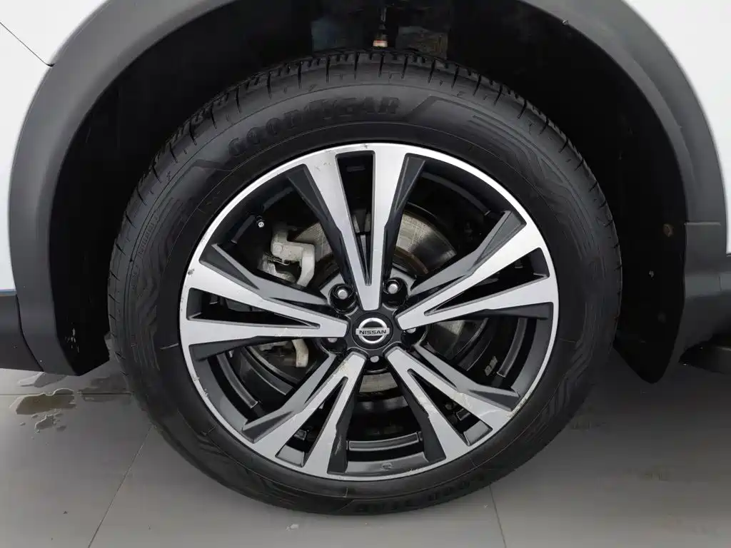 Nissan Qashqai — миниатюра 17