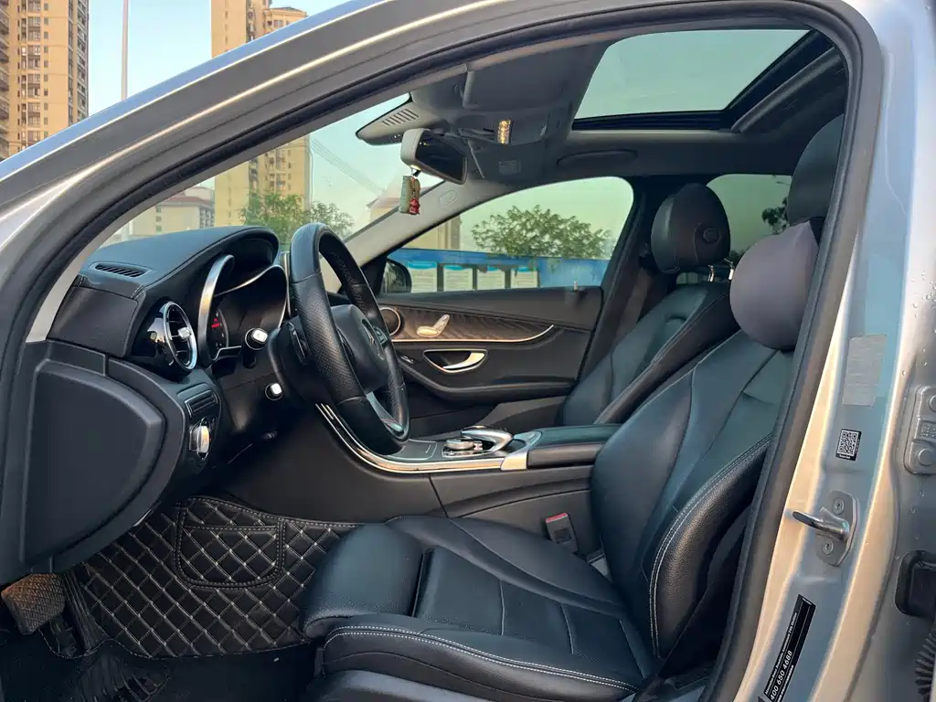 Mercedes-Benz C-Class — миниатюра 4