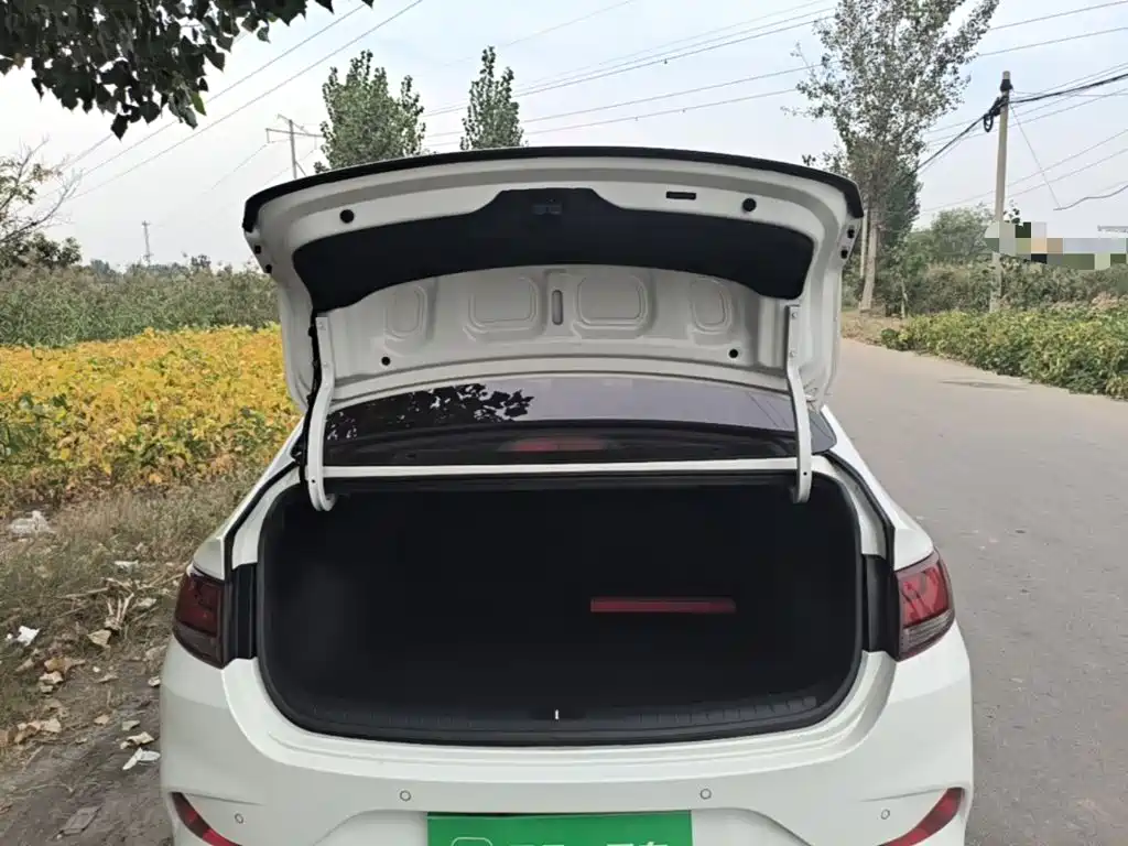 Hyundai Elantra — миниатюра 19