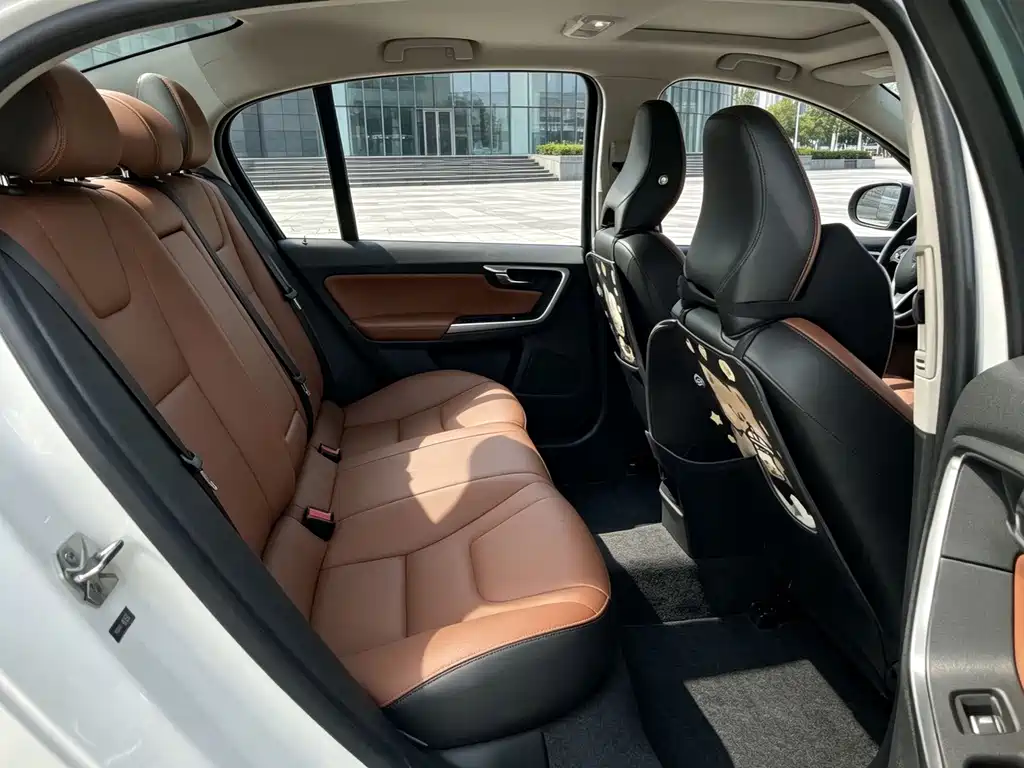 Volvo S60 — миниатюра 6