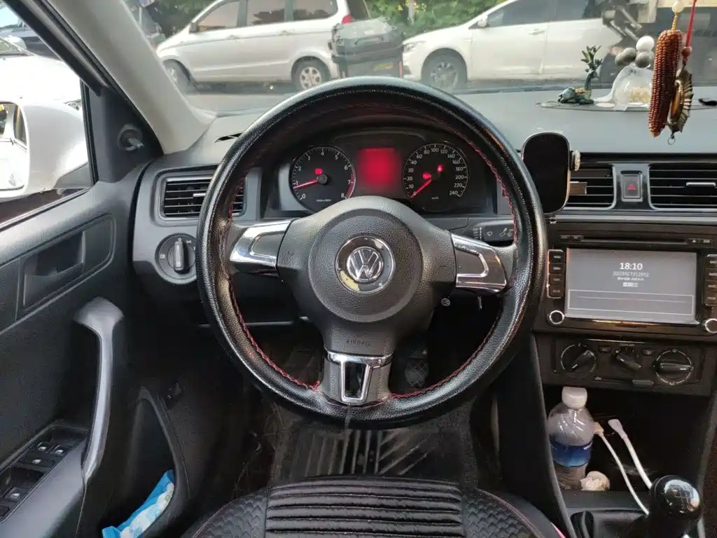 Volkswagen Santana — миниатюра 3