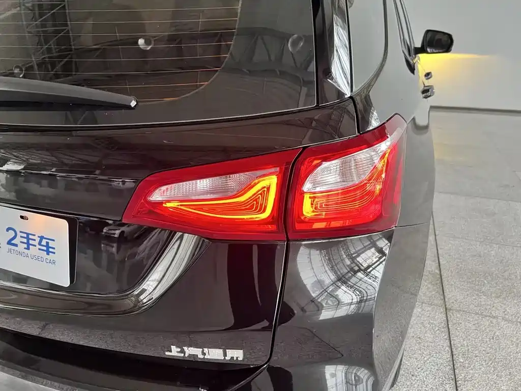 Chevrolet Equinox — миниатюра 14