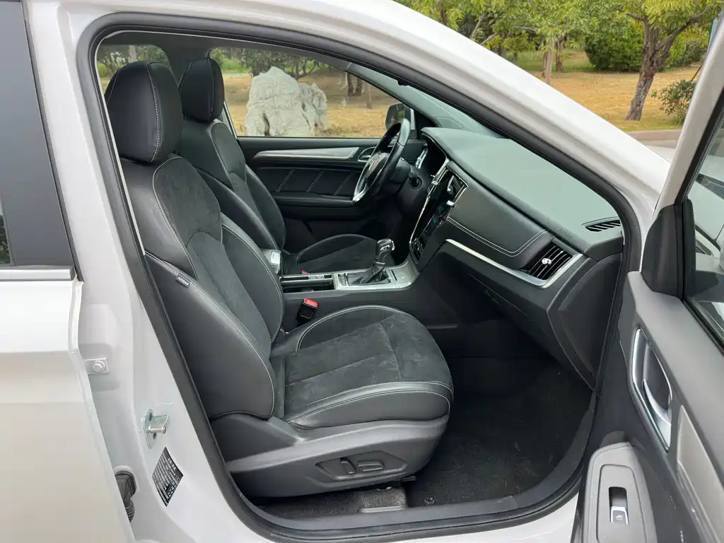 Roewe RX5 New Energy — миниатюра 7