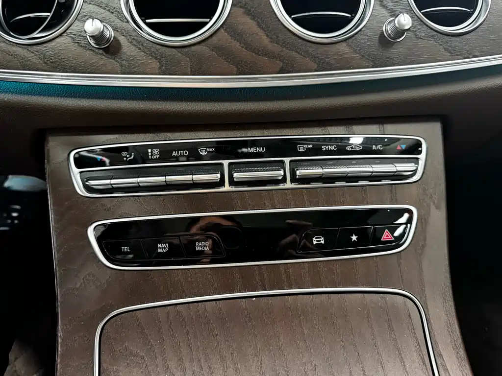 MERCEDES-BENZ E CLASS