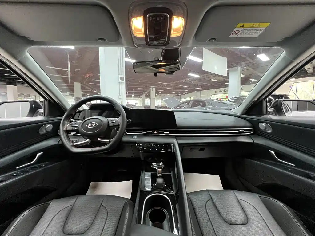 Hyundai Elantra — миниатюра 27