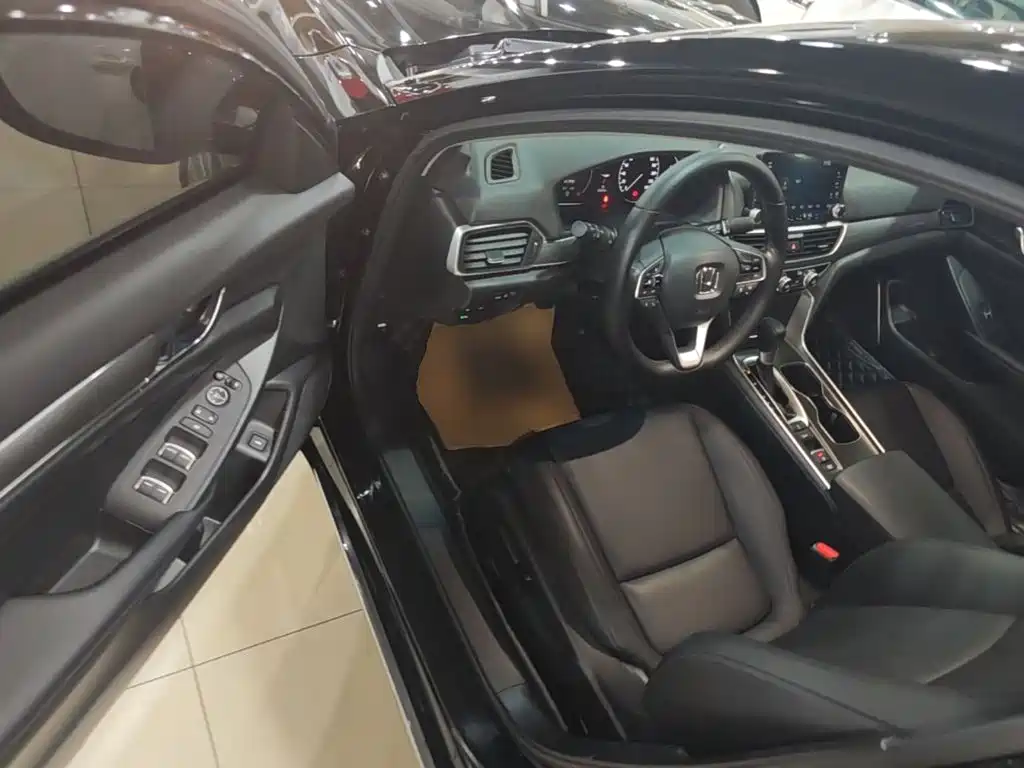 Honda Accord — миниатюра 16
