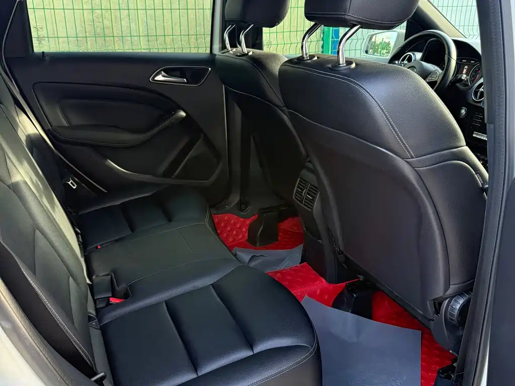 Mercedes-Benz B-Class — миниатюра 14