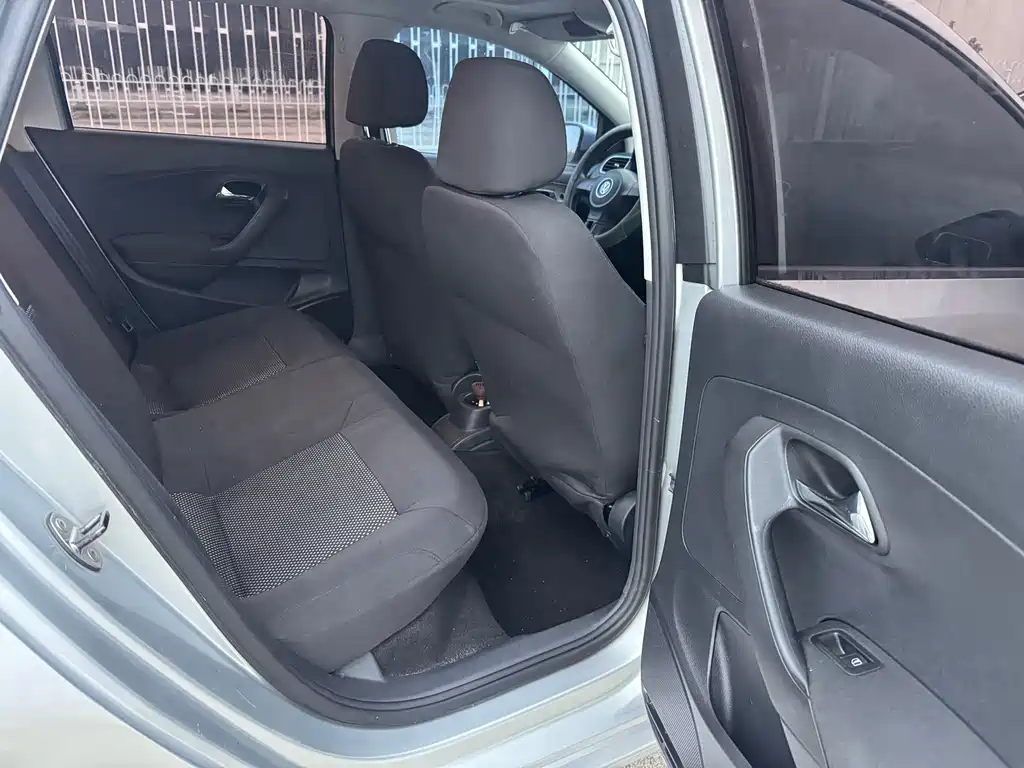 Volkswagen Polo — миниатюра 14