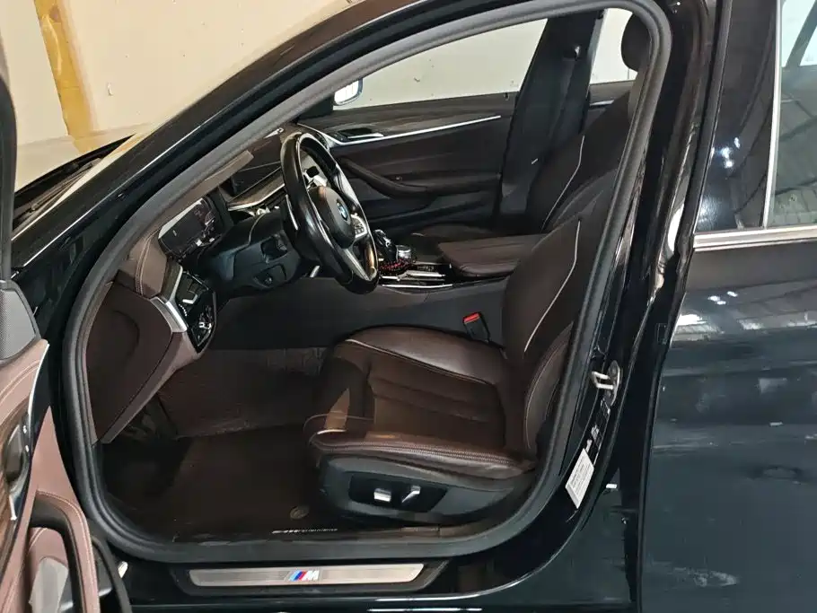 BMW 5 Series — миниатюра 9