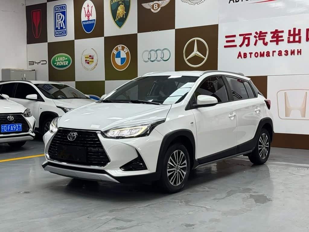 Toyota YARiS L Zhi Xuan 1.5 л 2023 г. Белый, пробег 35000 км
