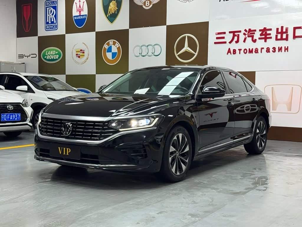 Volkswagen Passat 1.4 л 2023 г. Чёрный, пробег 28000 км