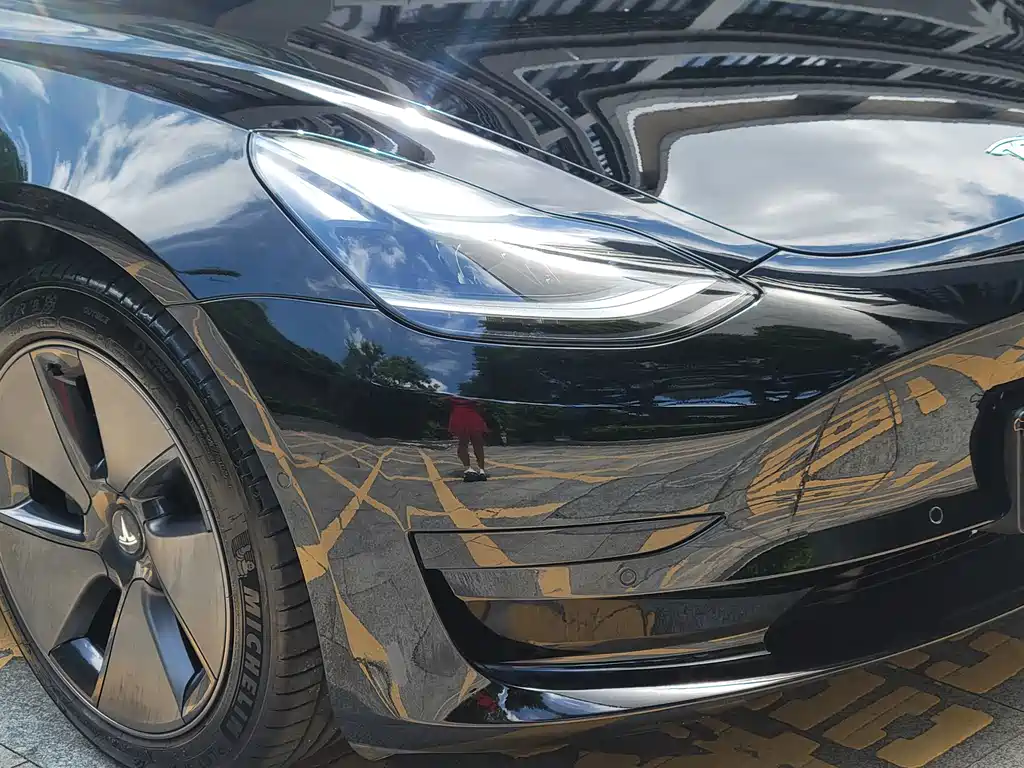 Tesla Model 3 — миниатюра 6