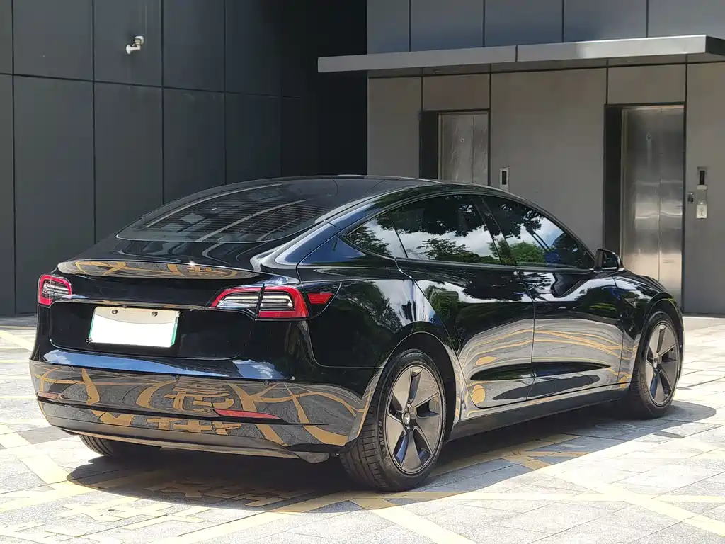 Tesla Model 3 — миниатюра 14