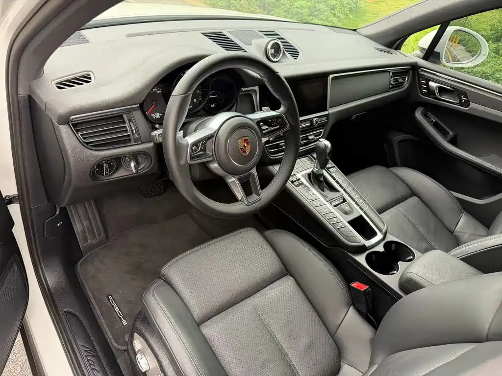 Porsche Macan — миниатюра 5