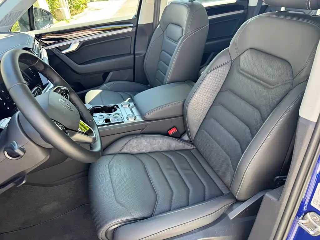 Volkswagen Touareg — миниатюра 11