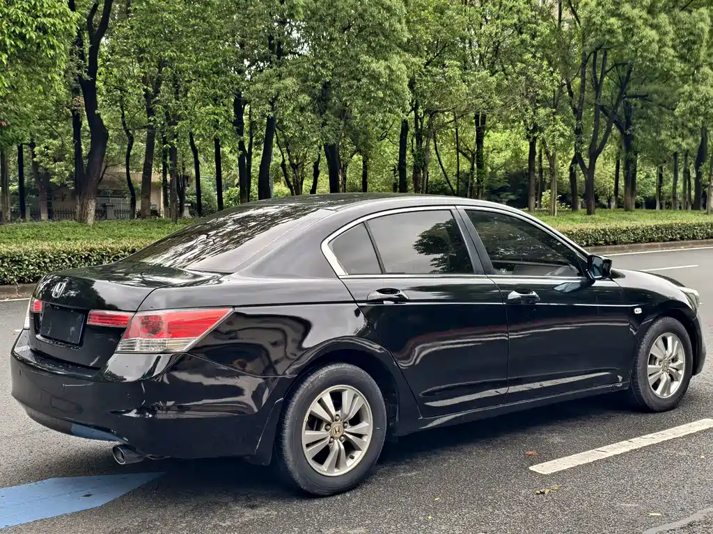 Honda Accord — миниатюра 7