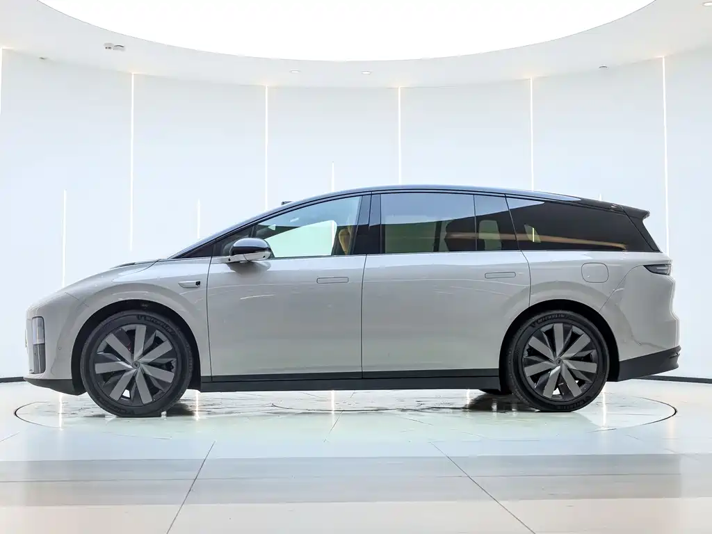 Li Auto i8 2025 Standard