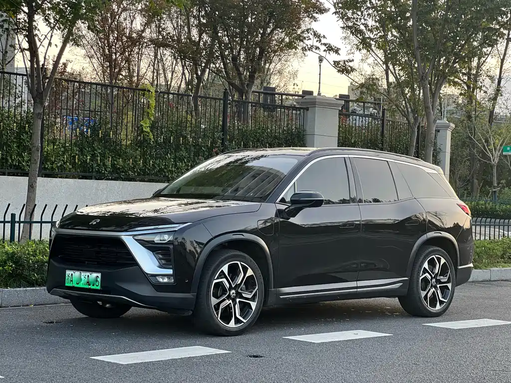 NIO ES8