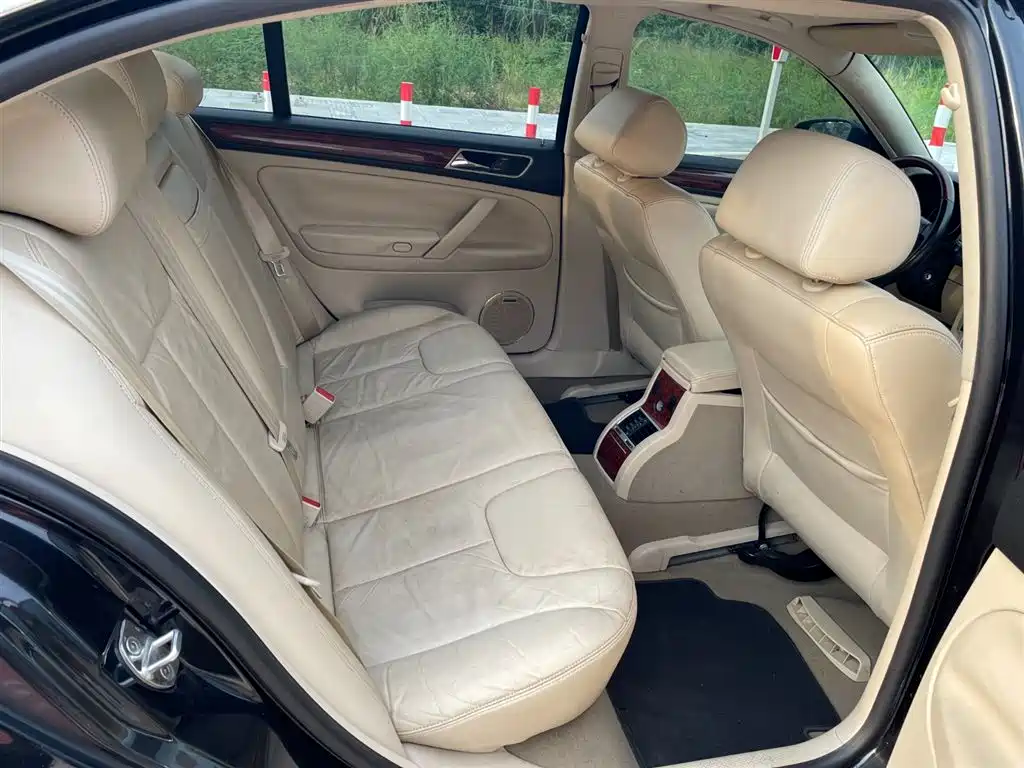 Volkswagen Passat 2009 1.8T MT Premium