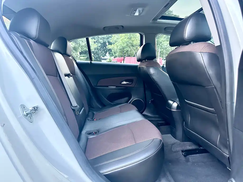 Chevrolet Cruze — миниатюра 13