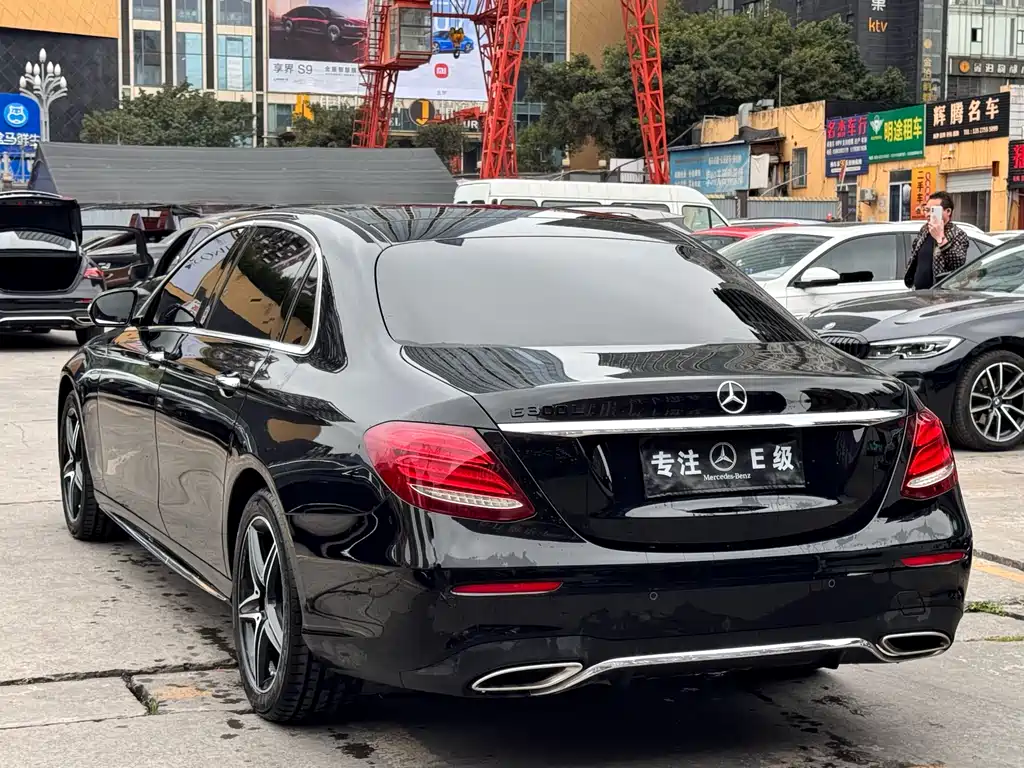 MERCEDES-BENZ E CLASS
