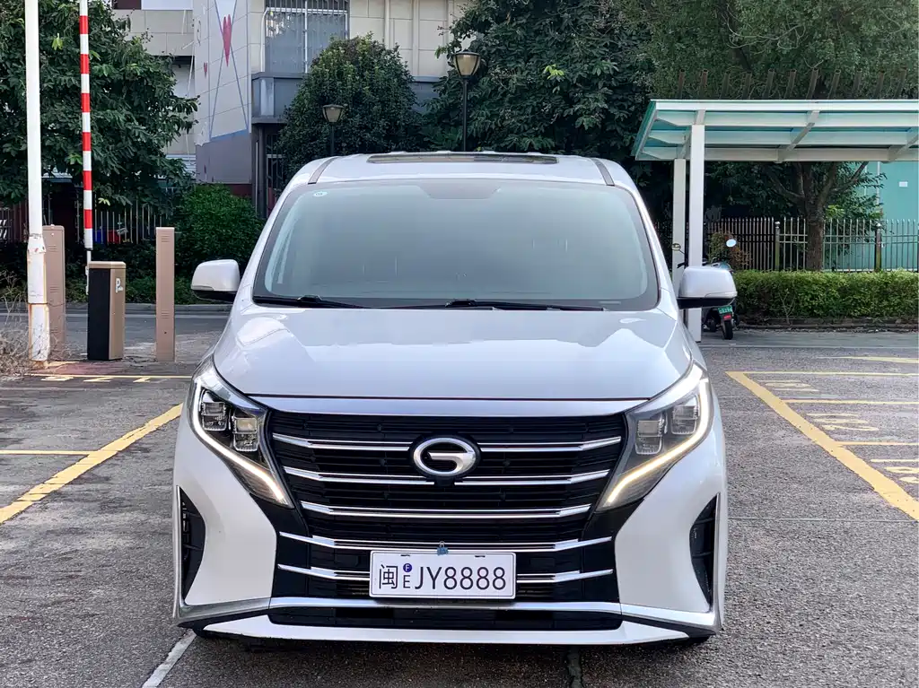 GAC TRUMPCHI M8
