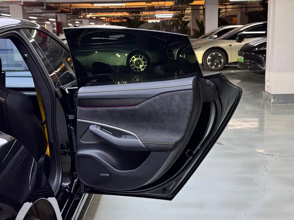 XIAOMI CAR XIAOMI SU7 ULTRA