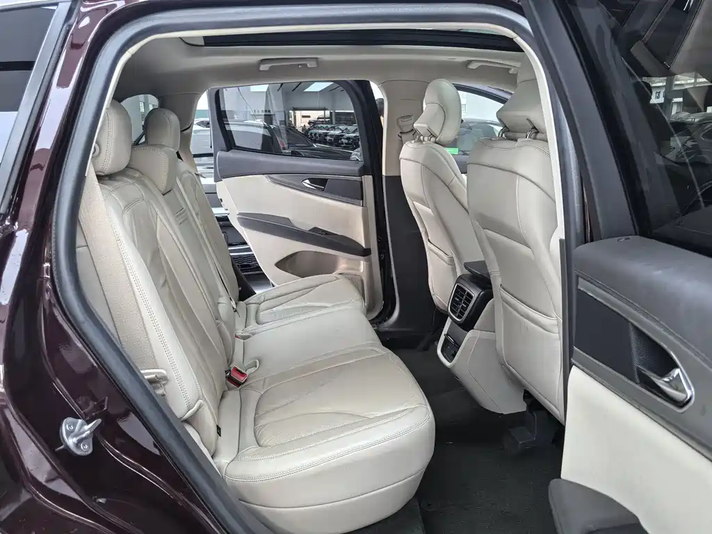 Lincoln Nautilus (Import) — миниатюра 11