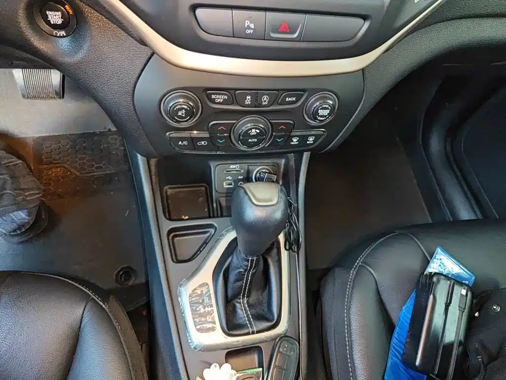 Jeep Cherokee — миниатюра 10